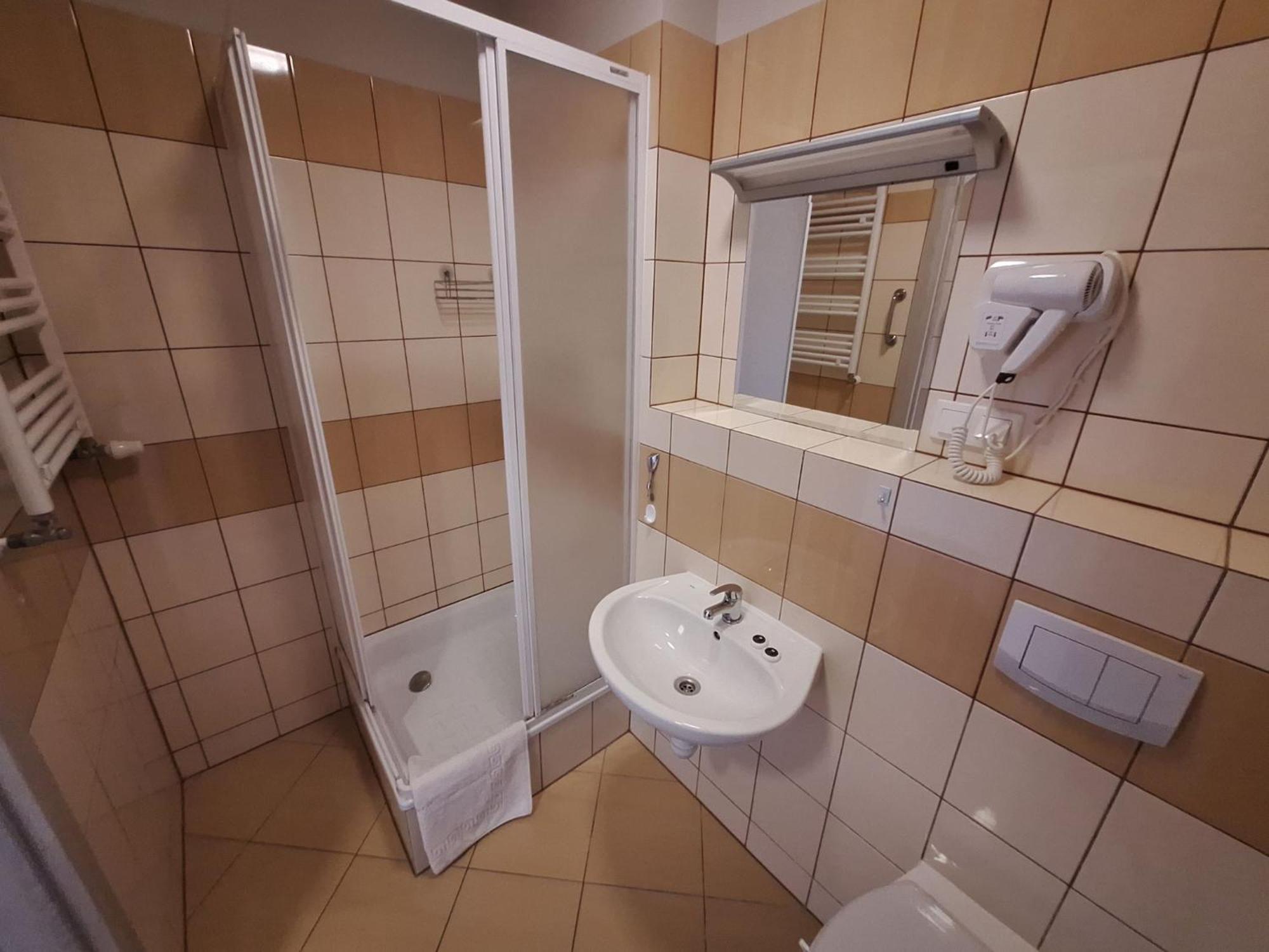 Politechnika Warszawska Osrodek Wypoczynkowy Hotel Сърбиново Екстериор снимка
